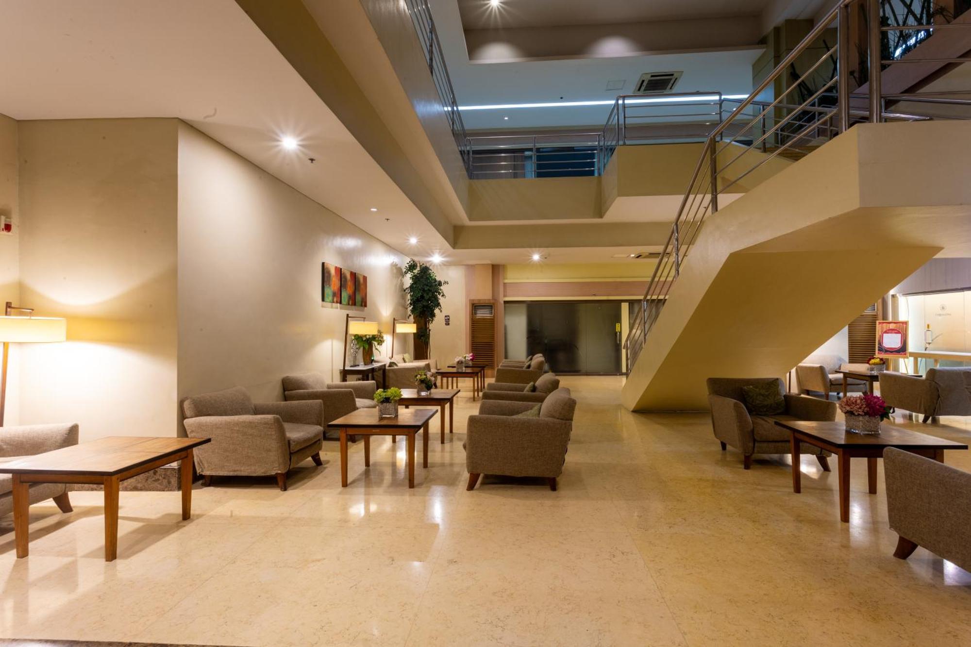 La Breza Hotel Quezon City Exterior photo