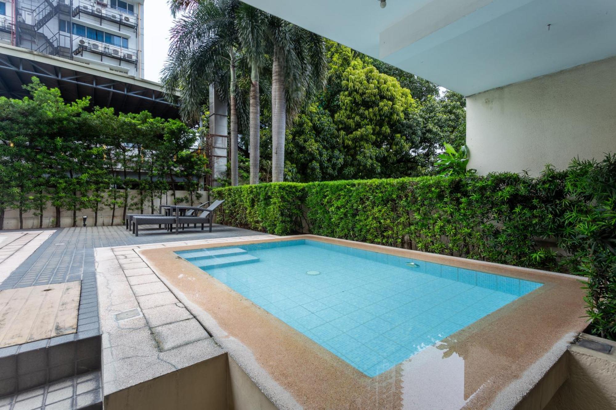 La Breza Hotel Quezon City Exterior photo