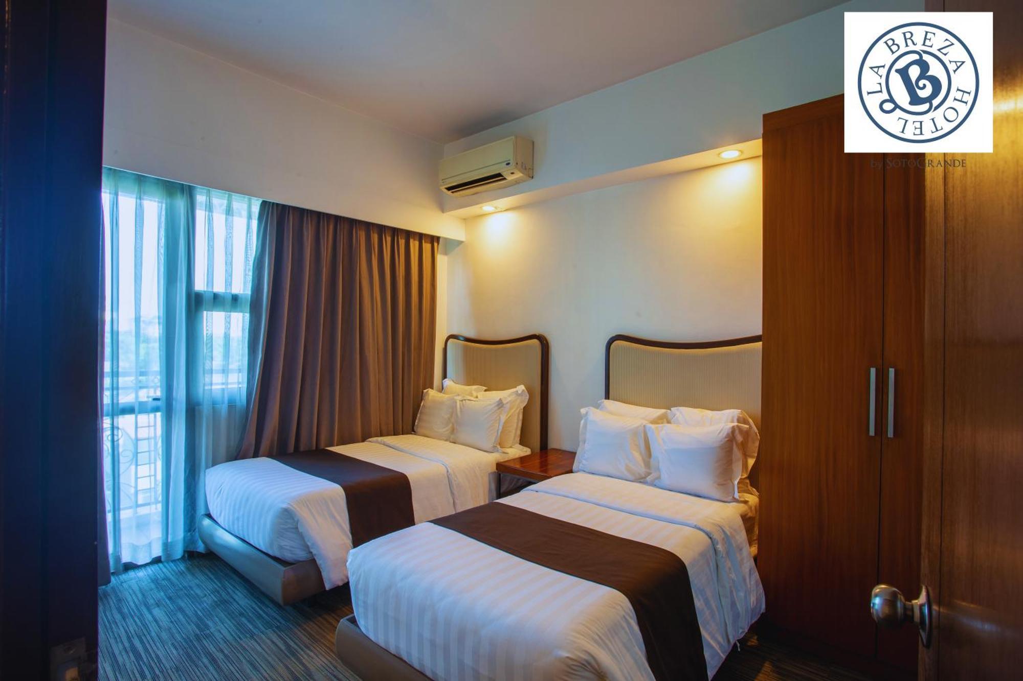 La Breza Hotel Quezon City Exterior photo