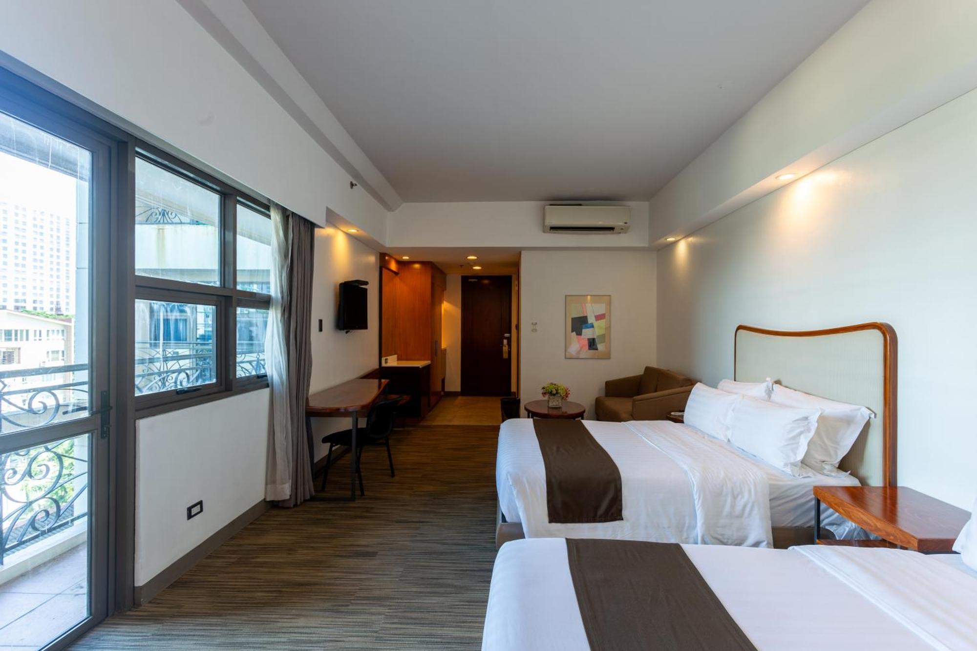 La Breza Hotel Quezon City Exterior photo