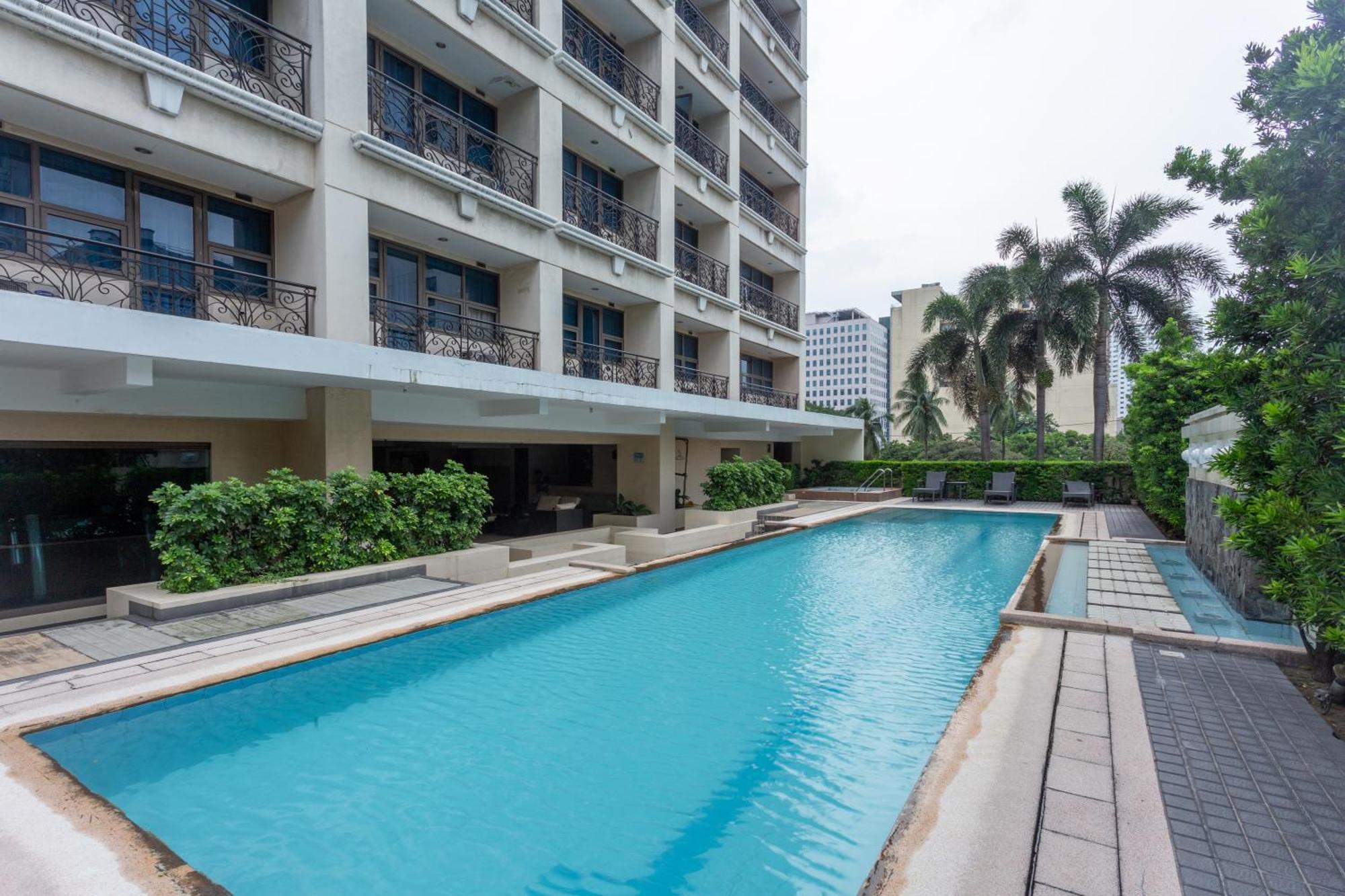 La Breza Hotel Quezon City Exterior photo