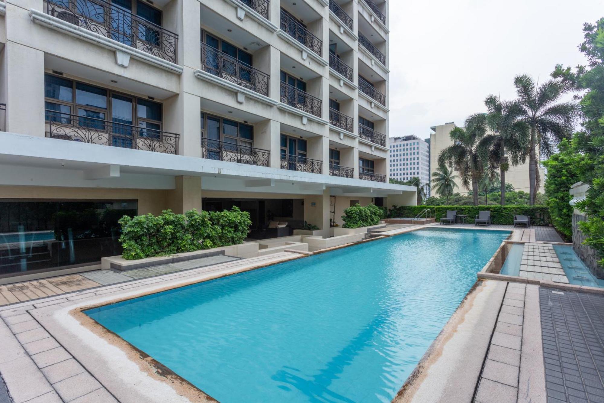 La Breza Hotel Quezon City Exterior photo