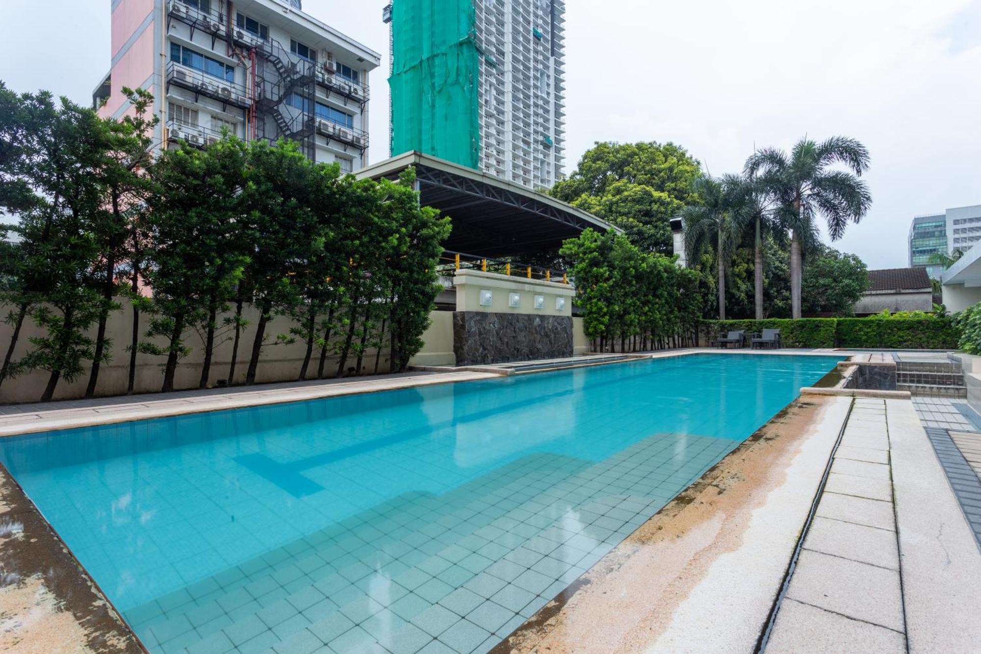 La Breza Hotel Quezon City Exterior photo