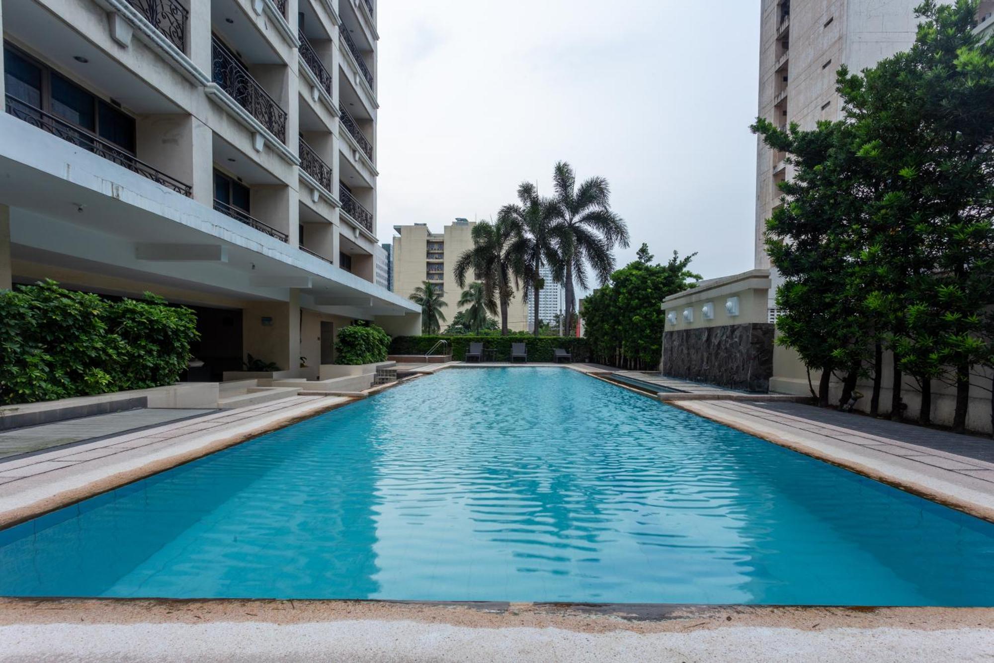 La Breza Hotel Quezon City Exterior photo